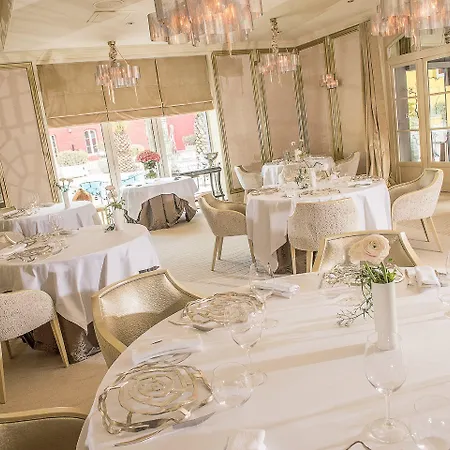 Le Stelsia Hotel 4*
