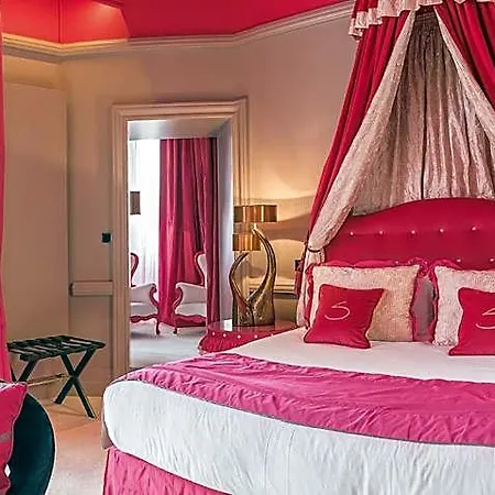 Le Stelsia Hotel