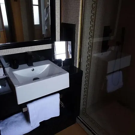 Le Stelsia Hotel Saint-Sylvestre-sur-Lot